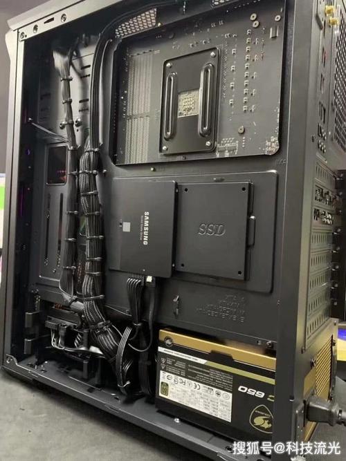 安装电脑机箱