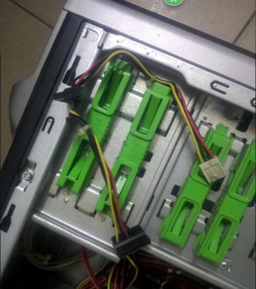 电脑硬盘插线图