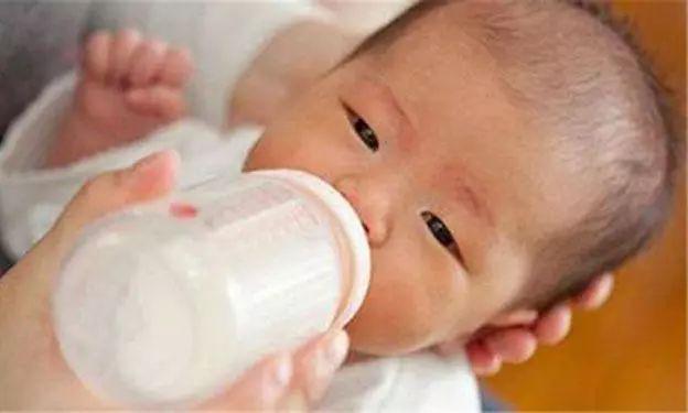 这个时候戒夜奶最好，有利于宝宝大脑发育！