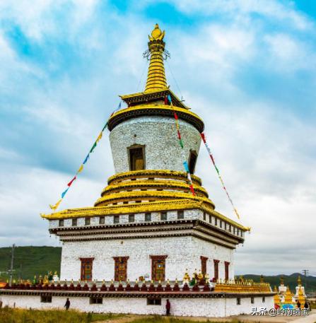 西藏地区密宗佛塔的发展及其艺术文化探析