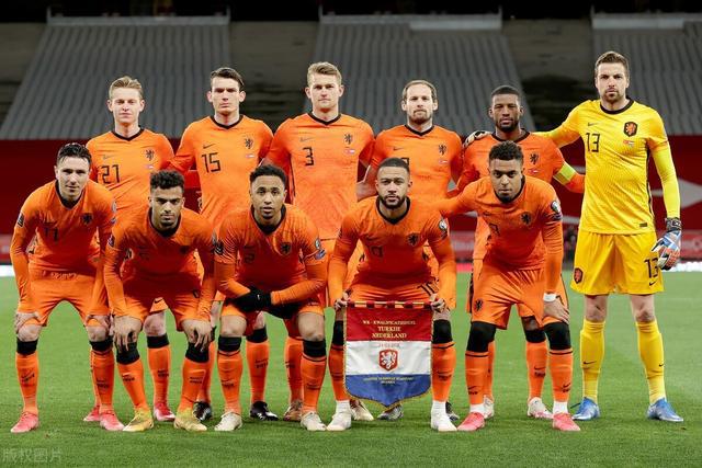 荷兰的世界杯巡礼：无冕之王的回归，新一代郁金香能否绽放？