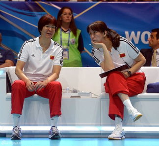 中国女排教练表情包：现任中国女排主教练是谁？