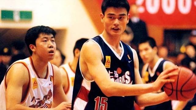 姚明在NBA赚的薪水是令人垂涎的，中国篮协得了多少？姚明：九牛一毛不剩