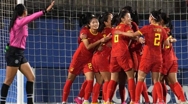中国女足全场0射门，1-2不敌美国，揪出一位表现不佳球员，或许为此四大教练未使用她的原因