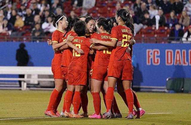 中国女足1-0领先到1-2败给美国女足，17分钟内连失2球，遗憾惨遭逆转