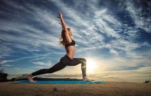 瑜伽的好处：掌握瑜伽技巧的10个好处

常见瑜伽错误姿势：容易受伤的5个部位

热身和拉筋对预防伤害的益处