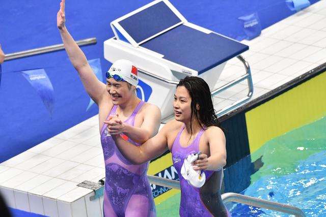 18岁余依婷勇夺亚运会200米混合泳金牌，叶诗文成功逆袭，获得银牌击败韩国选手