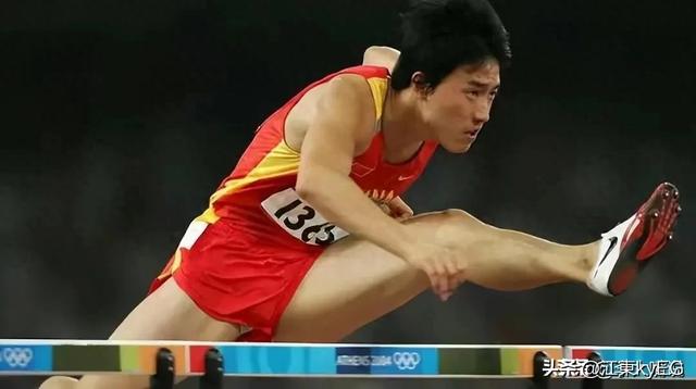 40岁刘翔身价10亿，退役7年过着休闲生活，二婚六年未生子女