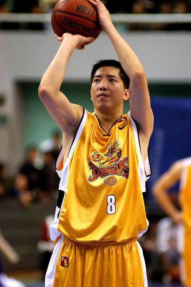 胡卫东：中国篮球传奇——回顾他的辉煌生涯