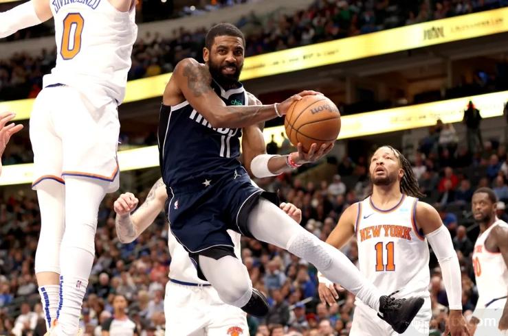 NBA常规赛：独行侠以128-122击败尼克斯，欧文44+4，兰德尔32+6，东契奇无缘出战