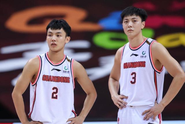 23岁徐杰身高再次飙升至1米83！或将追赶绵阳市篮球明星赵继伟并冲击国家队。