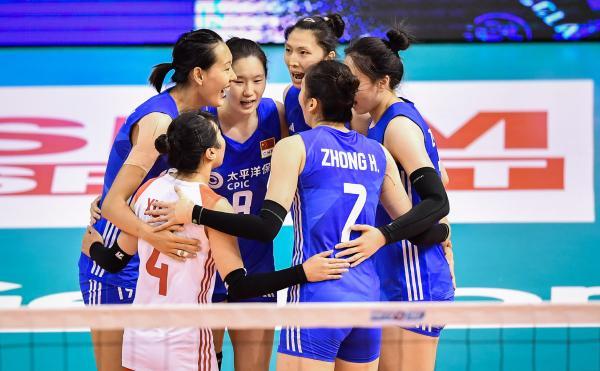 中国女排在亚洲杯赛中败给泰国队，最终夺得亚军