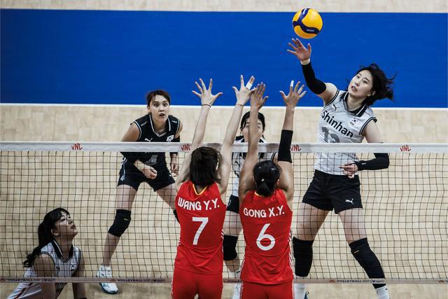 女排联赛：中国队以3-0战胜韩国队，李盈莹贡献17分