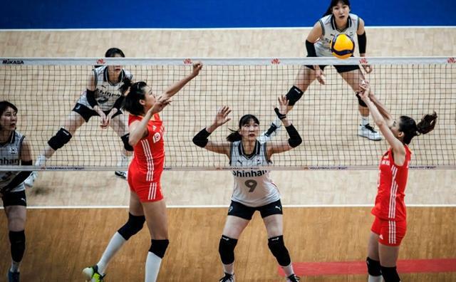 世联赛：中国女排3-0战胜韩国，4名球员得分上双，李盈莹表现最出色，张常宁首秀大放异彩