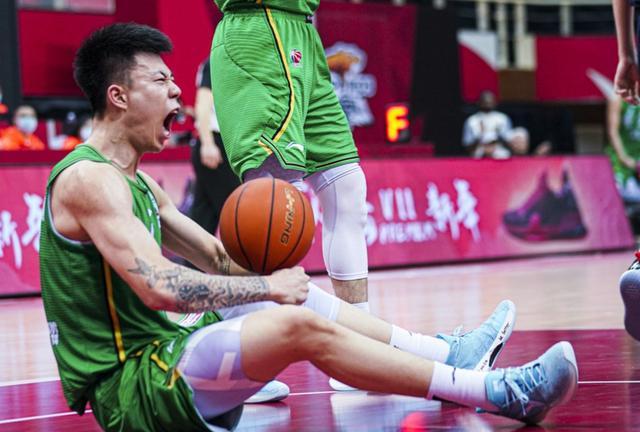 战广东队大胜46分！张镇麟或能冲击NBA？苏群不看好并给出理由