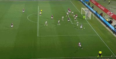 卡拉菲奥里和卡斯特罗进球，博洛尼亚2-0领先尤文图斯半场