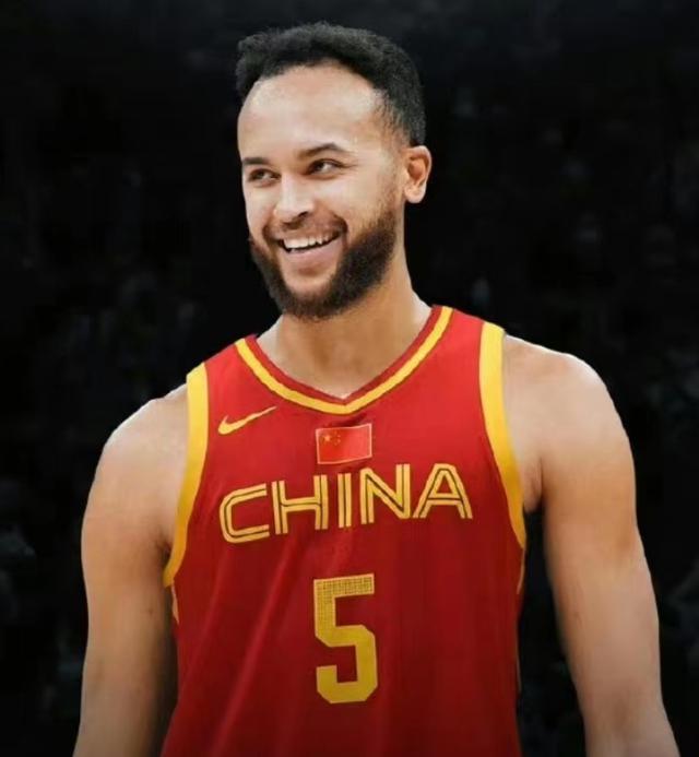 李凯尔正式加入中国男篮！7月初即将与队伍汇合！