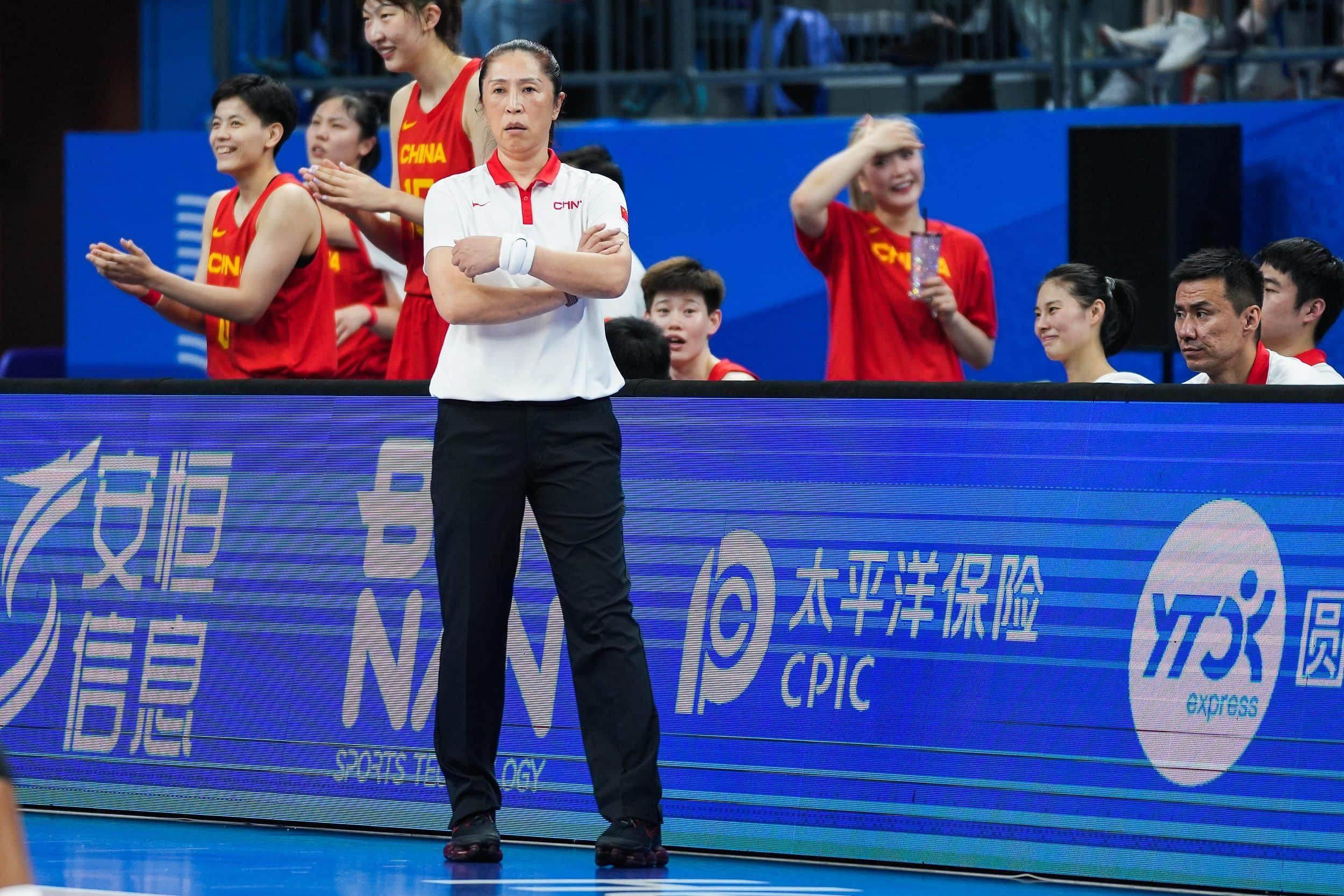 中国女篮抵达沈阳 准备和澳大利亚队进行3场热身赛 郑薇透露备战目标