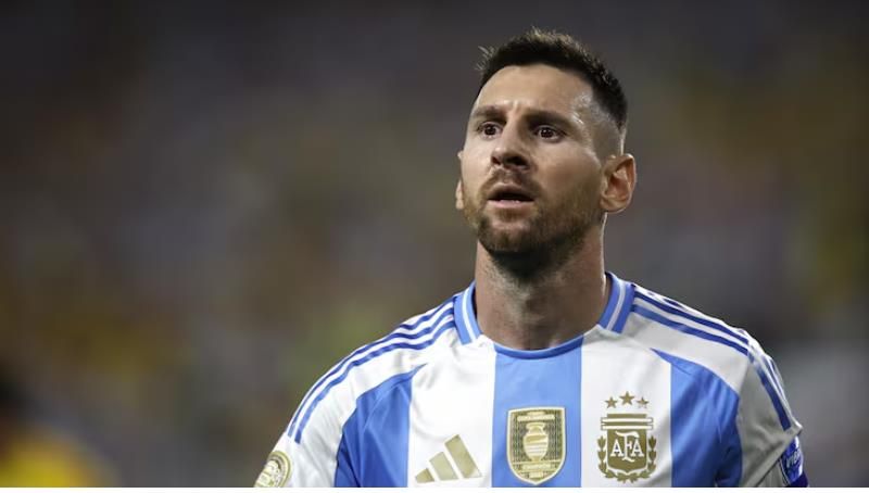 阿根廷体育部副部长呼吁足协主席塔皮亚和队长梅西向法国道歉